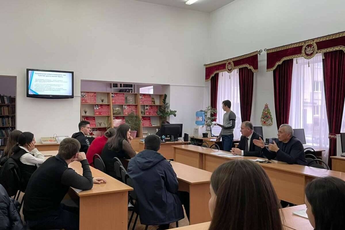 Партпроект «Зеленая экономика» провел лекцию для студентов КЧГУ