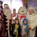 «Единая Россия» передала подарки семьям участников СВО