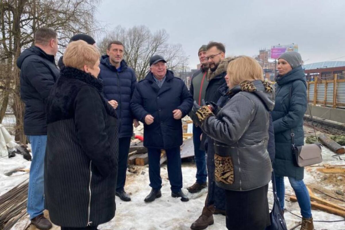 Партийцы Наро-Фоминска встретились с подрядчиками, осуществляющими ремонт  моста