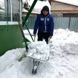 Помощь в ремонте, уборка снега, посещение кинотеатра: «Единая Россия» поддерживает семьи мобилизованных в регионе