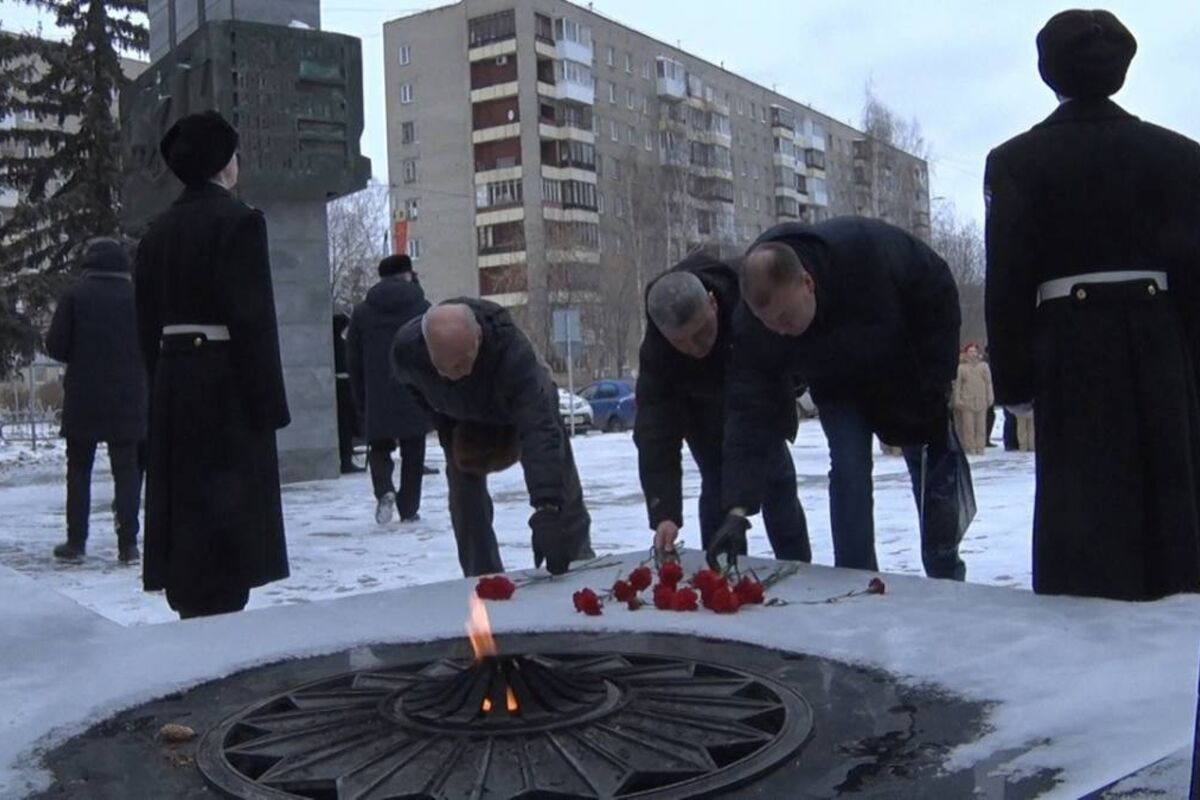 Новоуральские единороссы поздравили ветеранов с 79 годовщиной снятия  блокады Ленинграда | 27.01.2023 | Екатеринбург - БезФормата