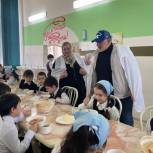 Активисты «Единой России» не выявили нарушений качества школьного питания в Чечне