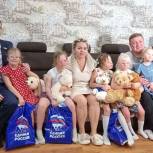 Больше 6 тысяч детей получили новогодние подарки от единороссов Югры