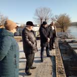Алексеевские партийцы проверили, как проходит ремонт моста
