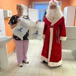 Активисты партии Барабинского района привезли подарки в детское отделение центральной райбольницы