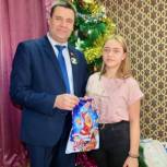 Кузбасские единороссы навестили воспитанников детского дома