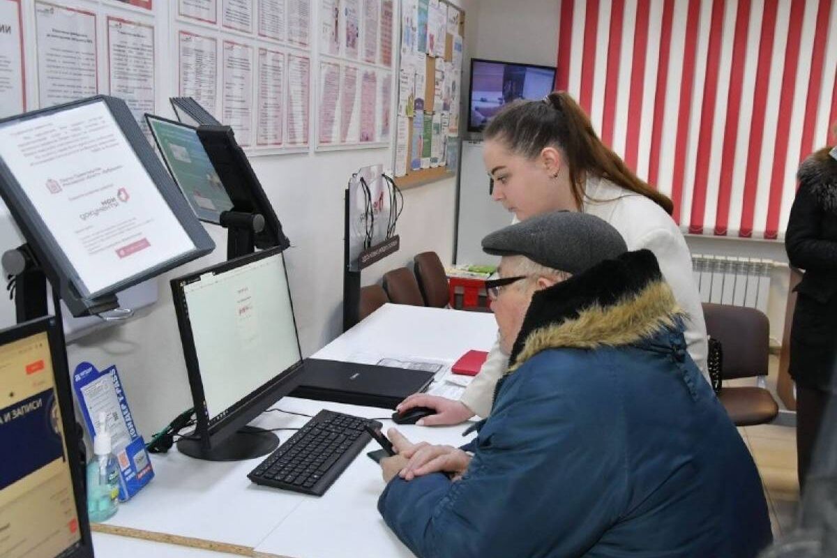 Депутат Мособлдумы Дмитрий Голубков проверил работу МФЦ Власихи