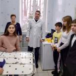 Владимир Лидерман организовал профориентационную экскурсию для учеников Кугеевской школы