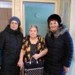 Единороссы поздравили долгожительницу Приволжского района с Днем рождения