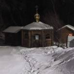 Воловские единороссы помогли оборудовать места для Крещенских купаний