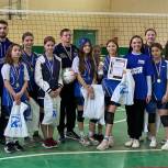 «Единая Россия» в Батайске организовала соревнования по волейболу среди школьников города