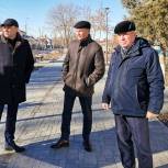 Депутат Сергей Суховенко провел мониторинг работ на «Аллее Дружбы» в Тацинском районе