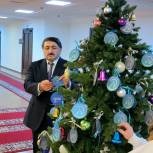 Депутат Джамаладин Гасанов исполнил желание мальчика из Луганской области