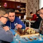 «Молодая Гвардия Единой России» открыла гуманитарно-досуговый центр для детей в Мариуполе