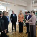 В Дом культуры поселка Лазурный передали комплекты книжных изданий