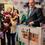 Депутат парламента Карелии помог исполнить новогоднее желание маленькой сегежанки