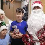В Магаданской области «Единая Россия» поздравила детей с Новым годом