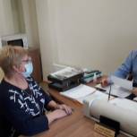 Во время приема граждан Валерий Савельев дал жителям округа разъяснения по вопросам социальной поддержки