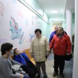 Координатор партпроекта «Здоровое будущее» в Кыштыме проконтролировала ход ремонта детской поликлиники