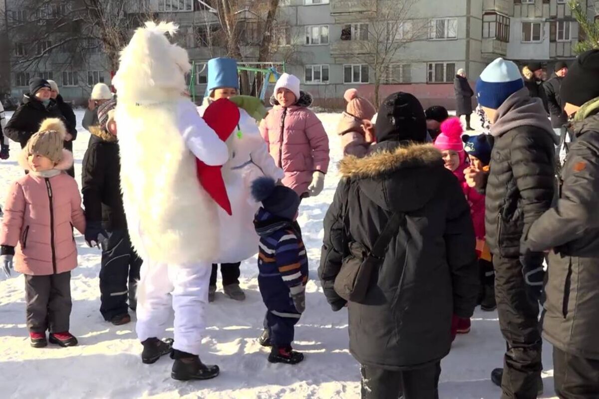 Жители МКД: Во дворе по улице Кижеватова, 35 устроили праздник для жителей