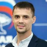 Депутат Пензенской городской Думы Николай Кузяков  исполнил новогоднее желание  Ульяны Пьяновой, подарив ей ноутбук