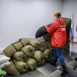 «Единая Россия» продолжает гуманитарную миссию в зоне СВО