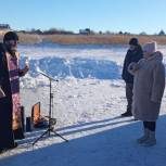 Партийцы Локомотивного городского округа организовали подготовку местного пруда к крещенским купаниям