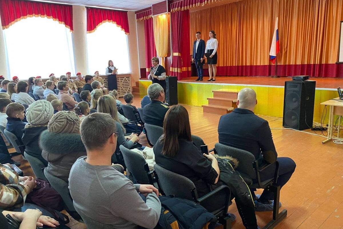 Депутат облдумы Галина Серова провела «Урок мужества», посвященный Дню полного снятия блокады Ленинграда