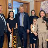 Пётр Соколюк исполнил новогоднюю мечту трех девочек из Северного управленческого округа