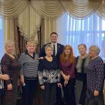 Сторонники партии «Единая Россия» поздравили юбиляров общества инвалидов НАО