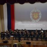 Активисты партпроекта «Историческая память» поздравили военных музыкантов танкового соединения