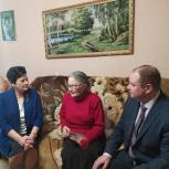 Депутаты «Единой России» по всей стране навестили жителей блокадного Ленинграда