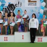 Депутат Ирина Жукова наградила призеров турнира по художественной гимнастике в Шахтах