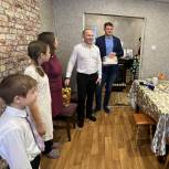 «Единая Россия» продолжает работу по поддержке семей добровольцев и мобилизованных