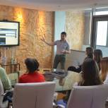 В рамках партпроекта «Цифровая Россия» самарским школьникам устроили экскурсию по ИТ-компании