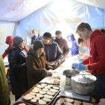 «Молодая Гвардия Единой России» и «Волонтёрская Рота» организовали полевую кухню в Мариуполе