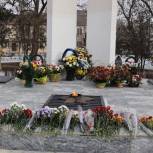 Активисты «Единой России» почтили память героев-освободителей