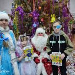 Депутат «Единой России» обеспечил новогодними подарками более 300 детей с ОВЗ