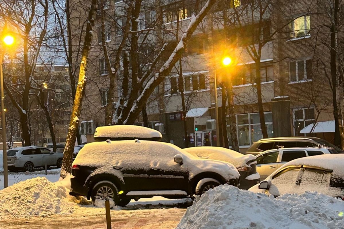 Приёмная «Единой России» помогла жителям востока Москвы решить вопрос  дополнительного освещения двора