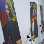 В Калмыкии «Единая Россия» открыла выставку «Жёны Героев»