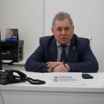 Александр Романенко провел прием граждан в штабе общественной поддержки Алтайского края