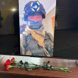 Отважному воину, отдавшему жизнь за Донбасс: «Парта Героя» появилась в школе № 2 города Снежное