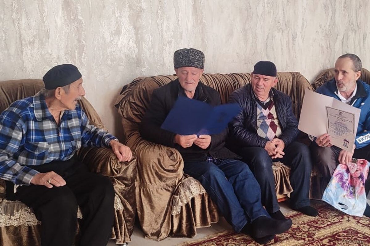 Старейший член партии «Единая Россия» Арби Абасов отметил 86-летие