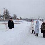 В Советском районе "Партийный десант" провел мониторинг катка
