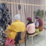 В Троицком районе активисты партии и ветераны плетут маскировочные сети