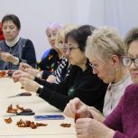 Во Владивостоке «Единая Россия» возобновила проведение мастер-классов по изготовлению памятных брошей