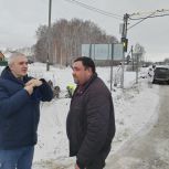 В Омском районе на популярной дороге установили «умный» светофор