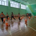 В Калтане Кемеровской области единороссы провели спортивный квест для школьников