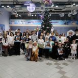 В Лангепасе депутаты «Единой России» подарили детям новогодние подарки