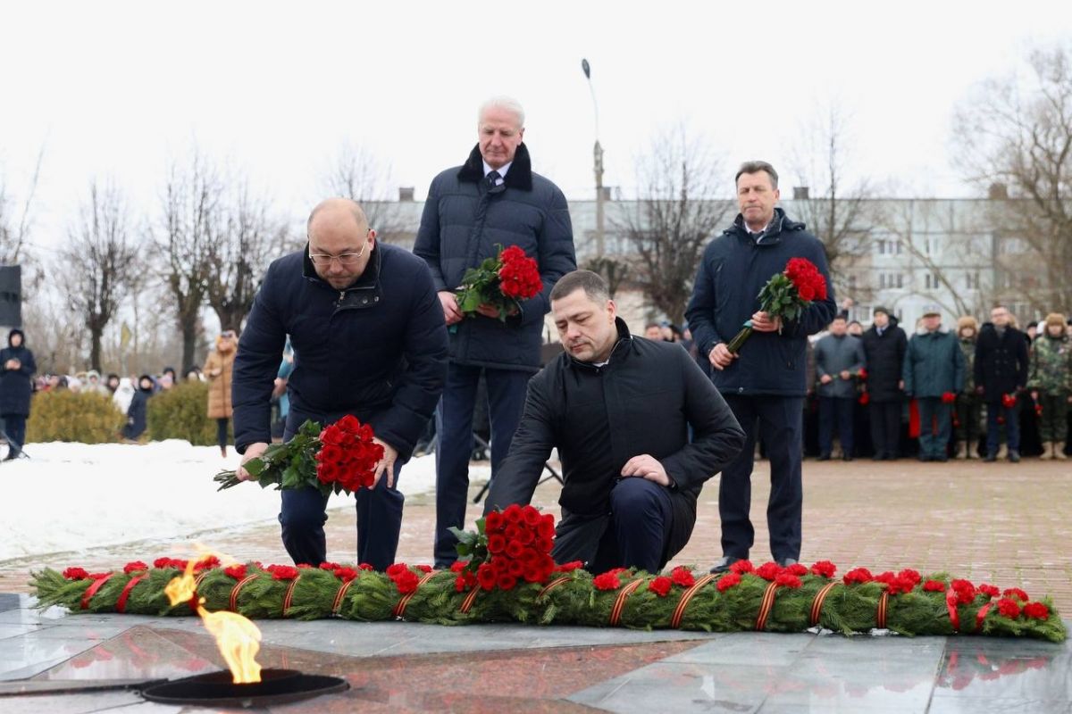 Память советских воинов всех национальностей почтили в Новосокольниках в день освобождения города от фашистов